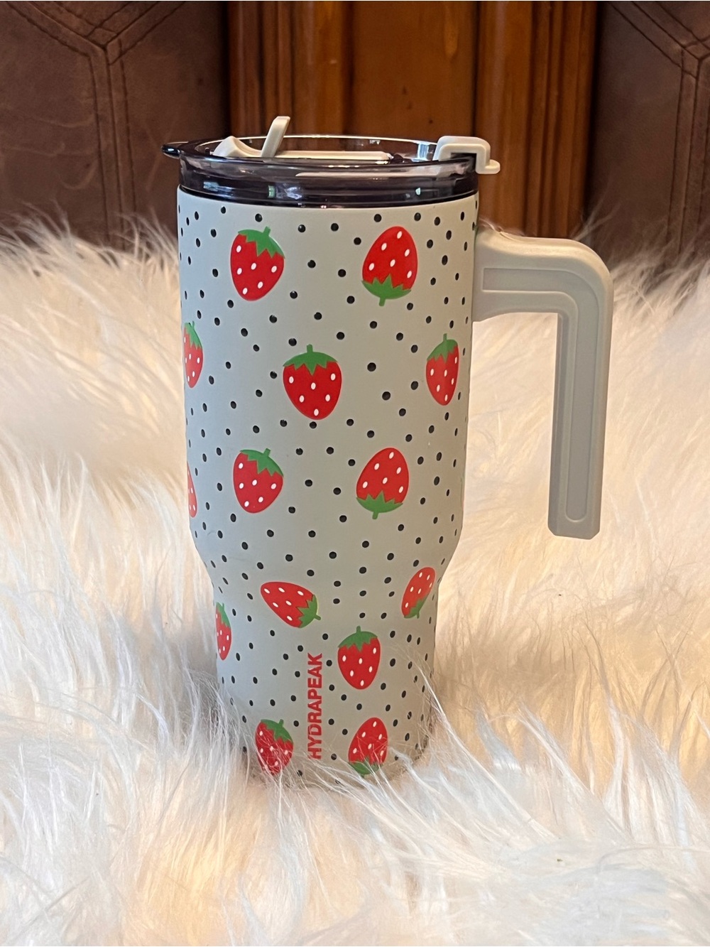 Hydrapeak Strawberry Print White Travel Mug with Handle new 40 onz